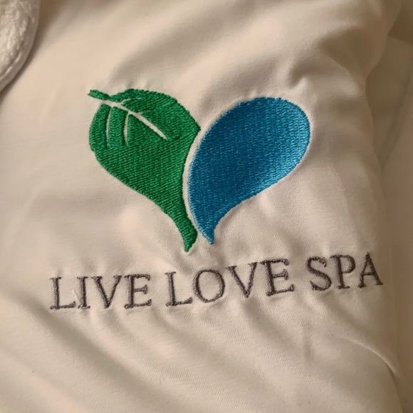 Plush Spa Robe - Picture 2 of 3